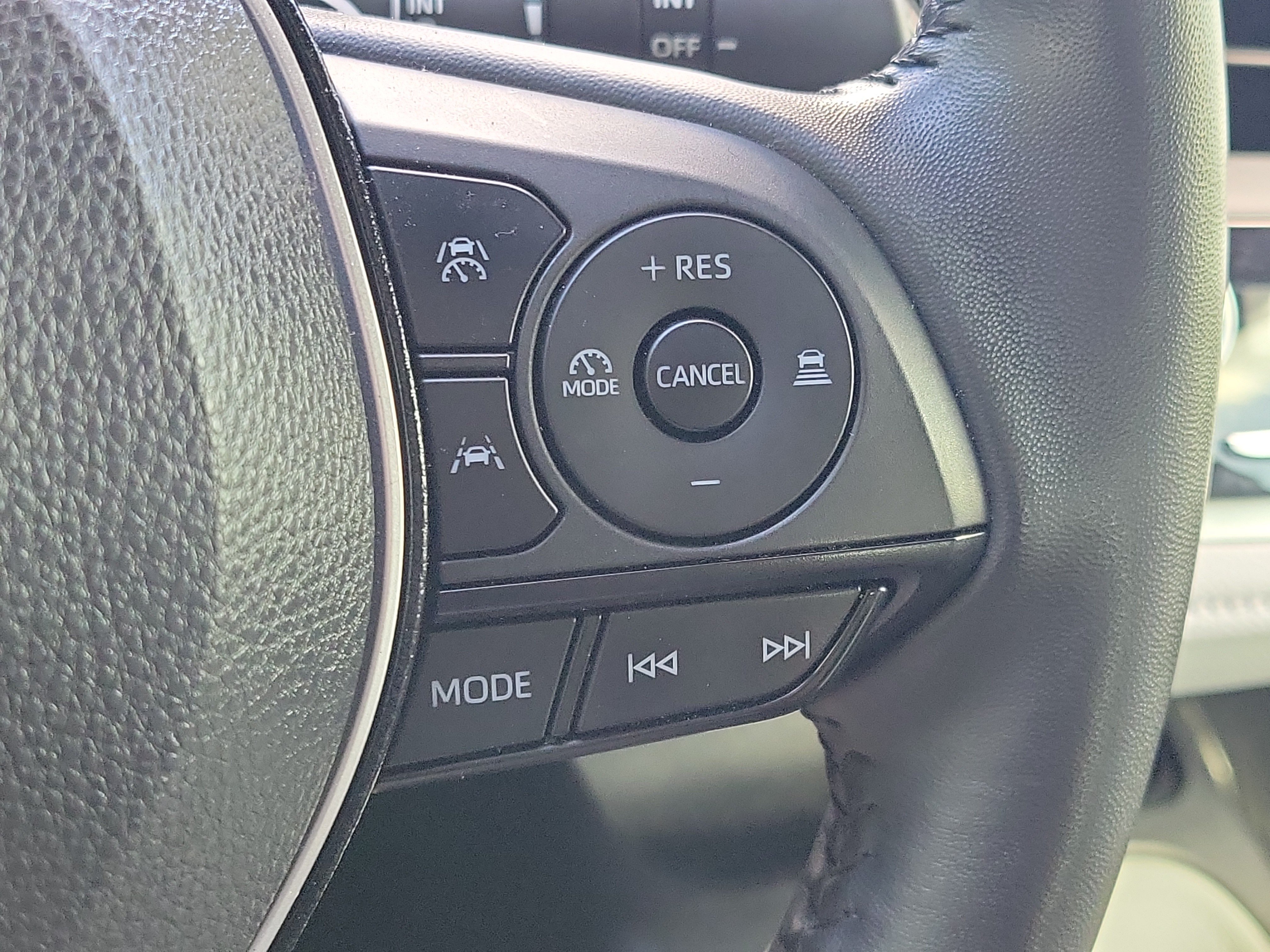 Used 2025 Toyota Corolla SE FWD image 27