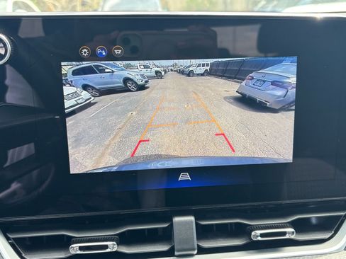 Used 2025 Chevrolet Equinox LT AWD/4WD image 22