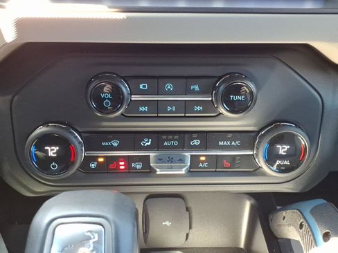 Certified 2024 Ford Bronco Wildtrak image 15