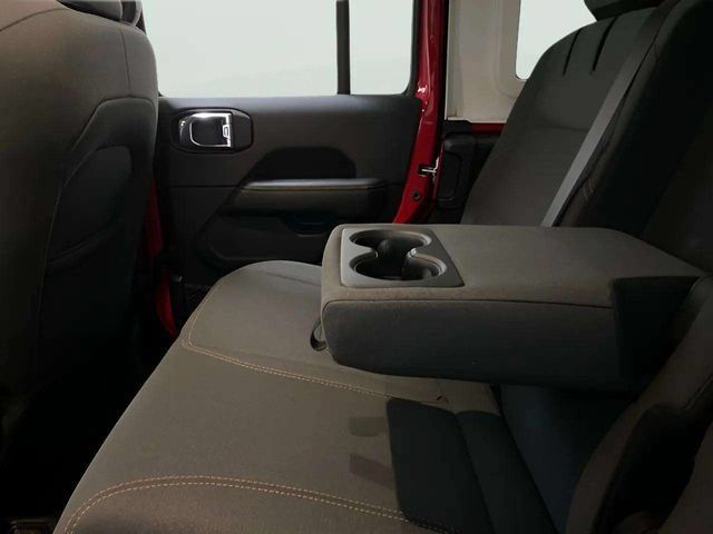 Used 2025 Jeep Wrangler Unlimited Sahara w/ Safety Group AWD/4WD image 68