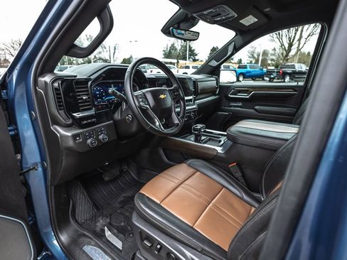 Used 2024 Chevrolet Silverado 1500 High Country w/ Technology Package image 25