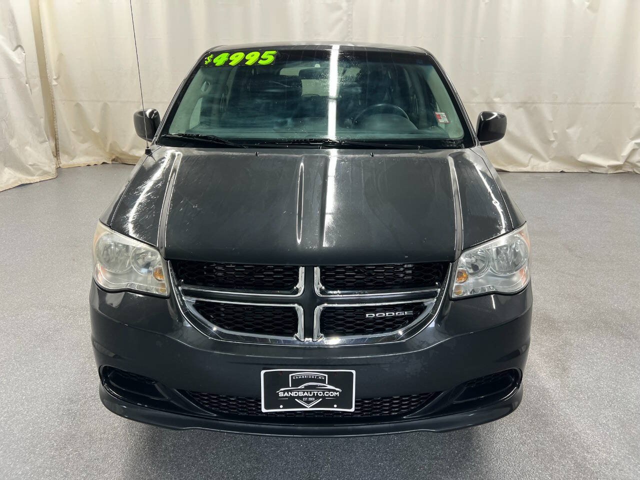 Used 2011 Dodge Grand Caravan Express FWD image 2