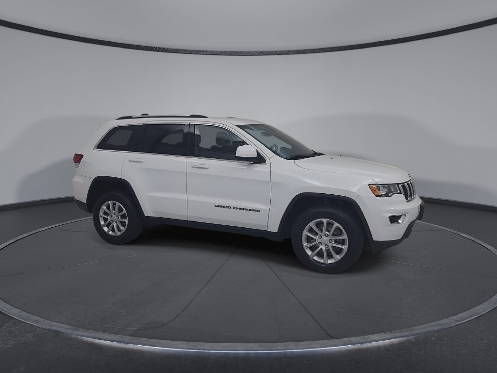Certified 2021 Jeep Grand Cherokee Laredo AWD/4WD image 2