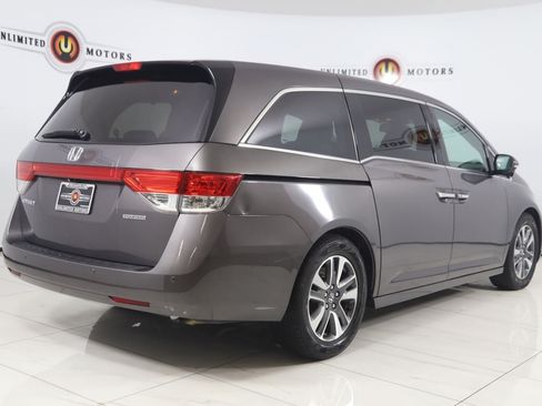 Used 2016 Honda Odyssey Touring image 3