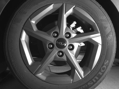 Used 2025 Kia K4 LXS image 14