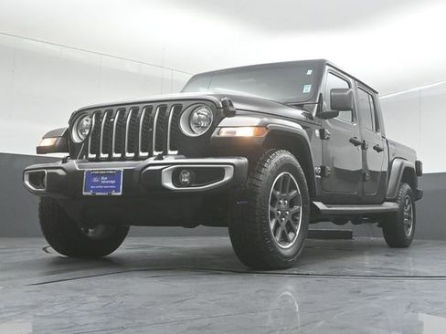 Used 2021 Jeep Gladiator Overland w/ Cold Weather Group image 32