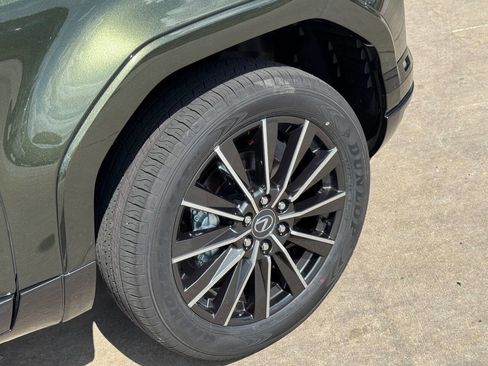 Used 2025 Lexus GX 550 w/ Accessory Package (2T) image 31