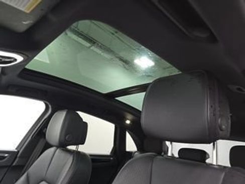 Used 2023 Porsche Macan w/ Premium Package Plus AWD/4WD image 4