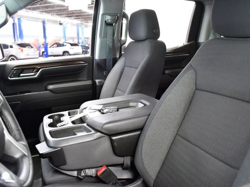 Used 2024 Chevrolet Silverado 1500 LT AWD/4WD image 9