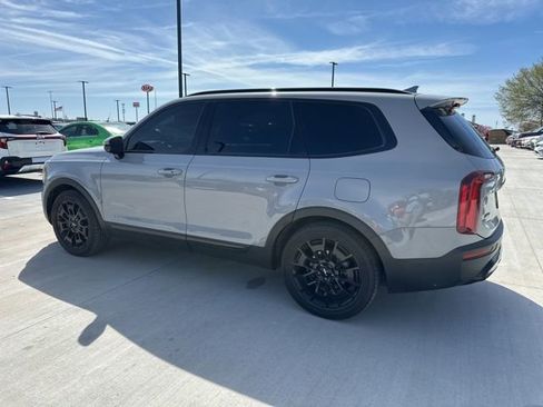 Used 2022 Kia Telluride SX w/ SX Prestige Package image 19