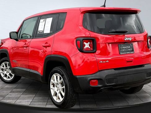 Used 2023 Jeep Renegade Latitude AWD/4WD image 5