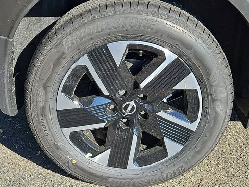 New 2026 Nissan Kicks SV w/ SV Premium Package image 6