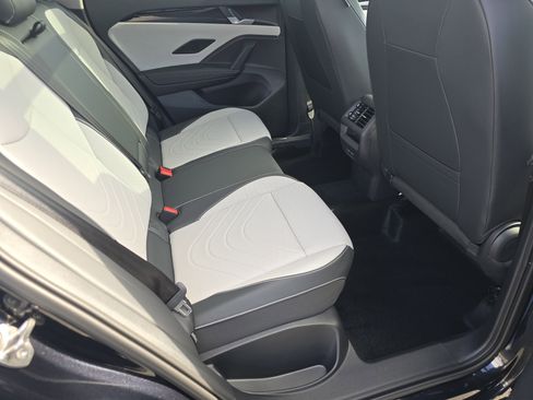 New 2026 Volkswagen Tiguan SE image 18