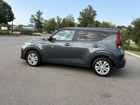 Used 2021 Kia Soul LX FWD image 33
