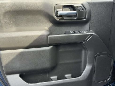 Used 2022 Chevrolet Silverado 1500 Custom Trail Boss w/ Safety Confidence Package AWD/4WD image 6