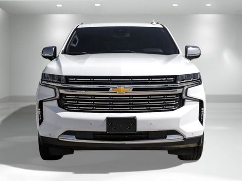 Used 2023 Chevrolet Suburban Premier image 4