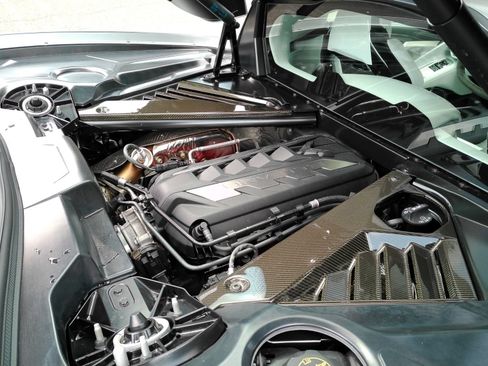 Used 2026 Chevrolet Corvette Stingray Premium Cpe w/ Z51 Performance Package RWD image 9