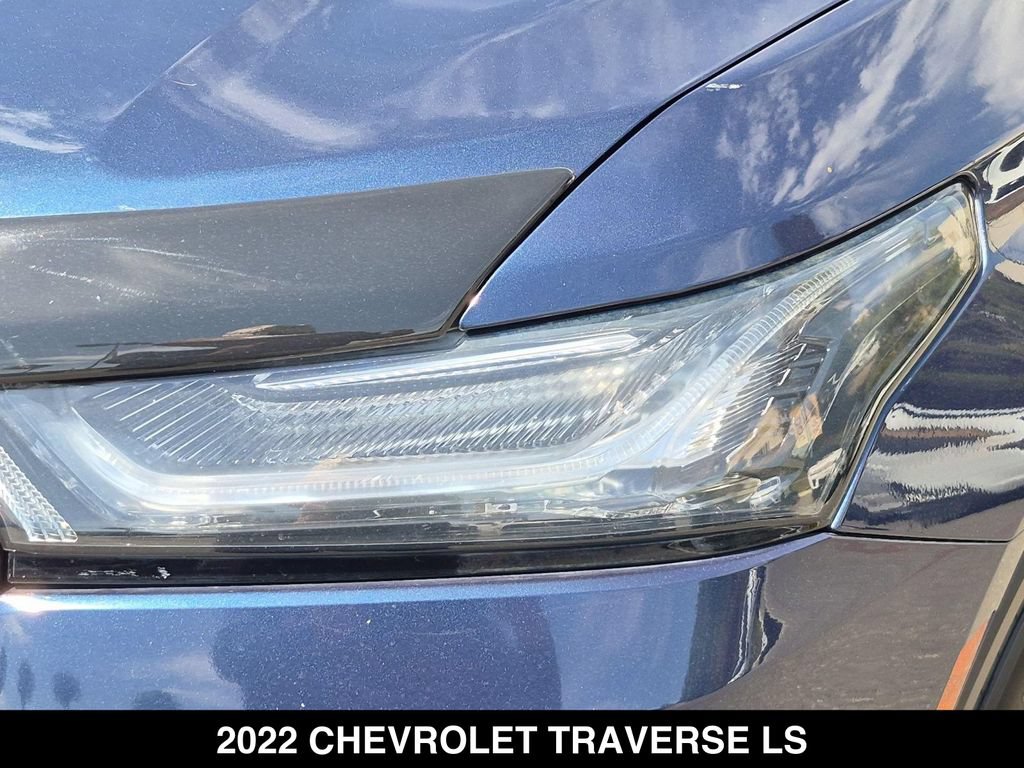 Used 2022 Chevrolet Traverse LS FWD image 10
