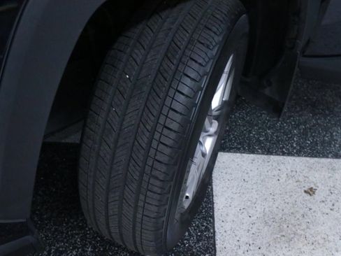 Used 2023 Toyota RAV4 XLE image 27