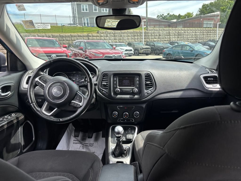Used 2018 Jeep Compass Sport w/ Cold Weather Group AWD/4WD image 10