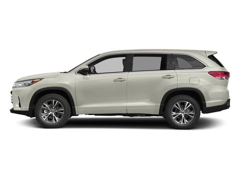 Used 2018 Toyota Highlander Plus AWD/4WD image 11
