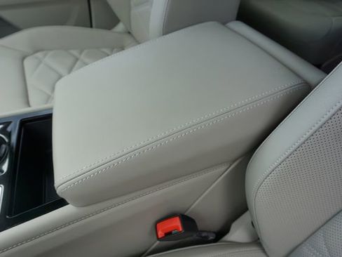 Used 2024 Volkswagen Atlas SE image 26