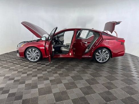 Certified 2023 Nissan Altima 2.5 SL FWD image 15