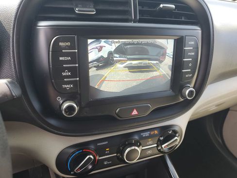 Used 2020 Kia Soul LX FWD image 17