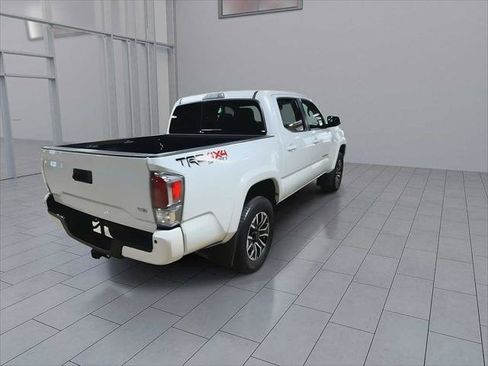 Certified 2022 Toyota Tacoma TRD Sport w/ Technology Package AWD/4WD image 8