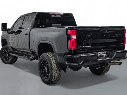 Used 2020 Chevrolet Silverado 2500 LTZ w/ LTZ Plus Package image 9