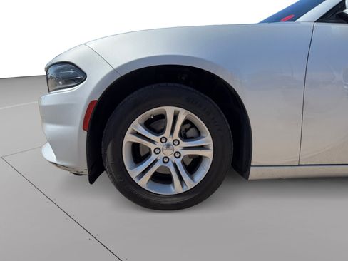 Used 2022 Dodge Charger SXT RWD image 9