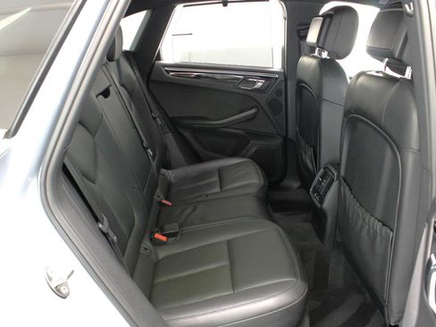 Used 2016 Porsche Macan S image 43