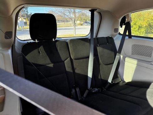 Used 2016 Dodge Grand Caravan American Value Package w/ UConnect Hands-Free Group image 22