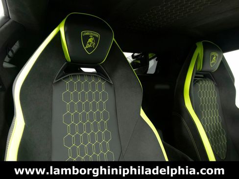 Used 2025 Lamborghini Revuelto AWD/4WD image 43