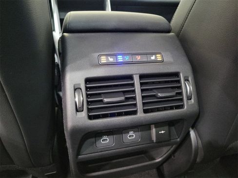 New 2024 Land Rover Discovery Sport Dynamic SE image 23