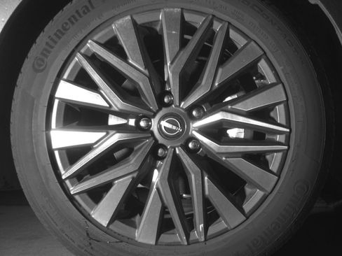 Used 2025 Nissan Altima 2.5 SV FWD image 16
