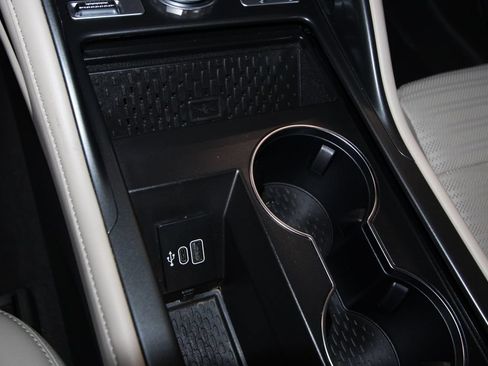 Used 2025 Lincoln Nautilus Reserve AWD/4WD image 21