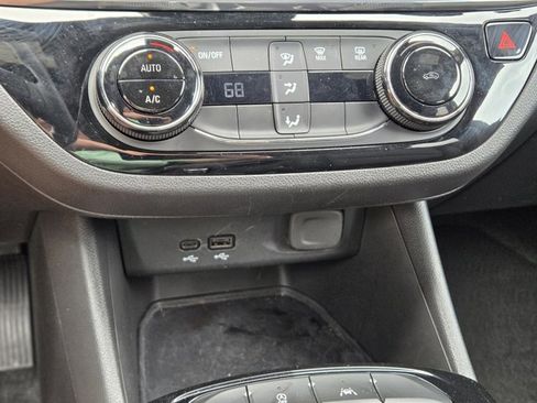 Used 2025 Buick Envista Sport Touring FWD image 27