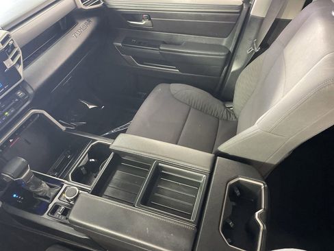 Used 2022 Toyota Tundra SR5 w/ SR5 Convenience Package AWD/4WD image 21