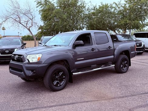 Used 2015 Toyota Tacoma PreRunner image 34
