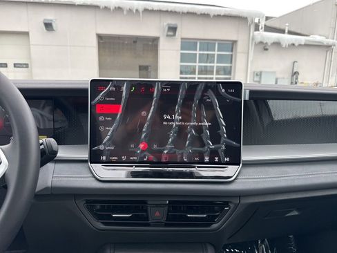 New 2026 Volkswagen Tiguan SE image 21