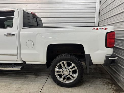 Used 2017 Chevrolet Silverado 2500 High Country w/ Duramax Plus Package image 7
