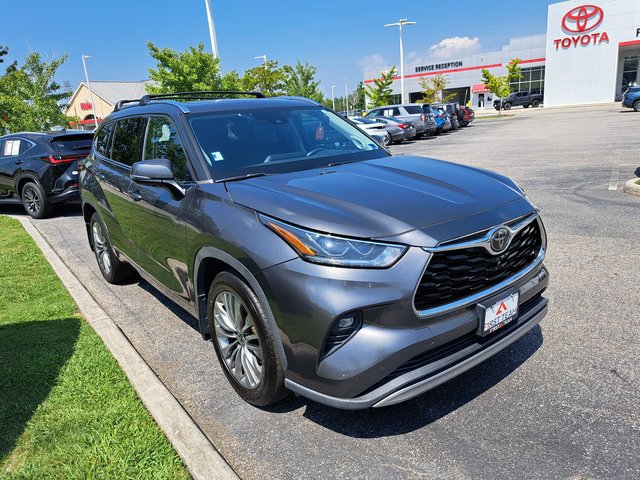 Used 2020 Toyota Highlander Platinum AWD/4WD image 4