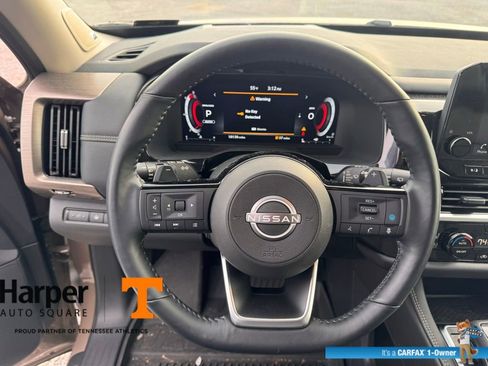 Used 2024 Nissan Pathfinder Platinum image 17