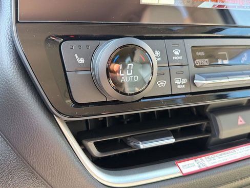 New 2026 Toyota Grand Highlander XLE FWD image 28