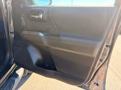Used 2023 Toyota Tacoma TRD Sport AWD/4WD image 15
