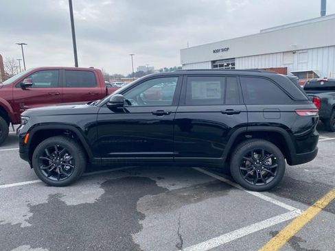 New 2025 Jeep Grand Cherokee Limited image 4