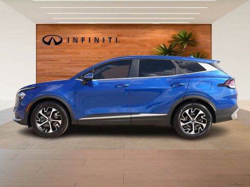 Used 2023 Kia Sportage EX image 4