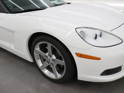 Used 2007 Chevrolet Corvette Convertible w/ Preferred Equipment Group RWD image 21