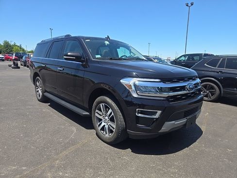 Used 2024 Ford Expedition Max Limited AWD/4WD image 2